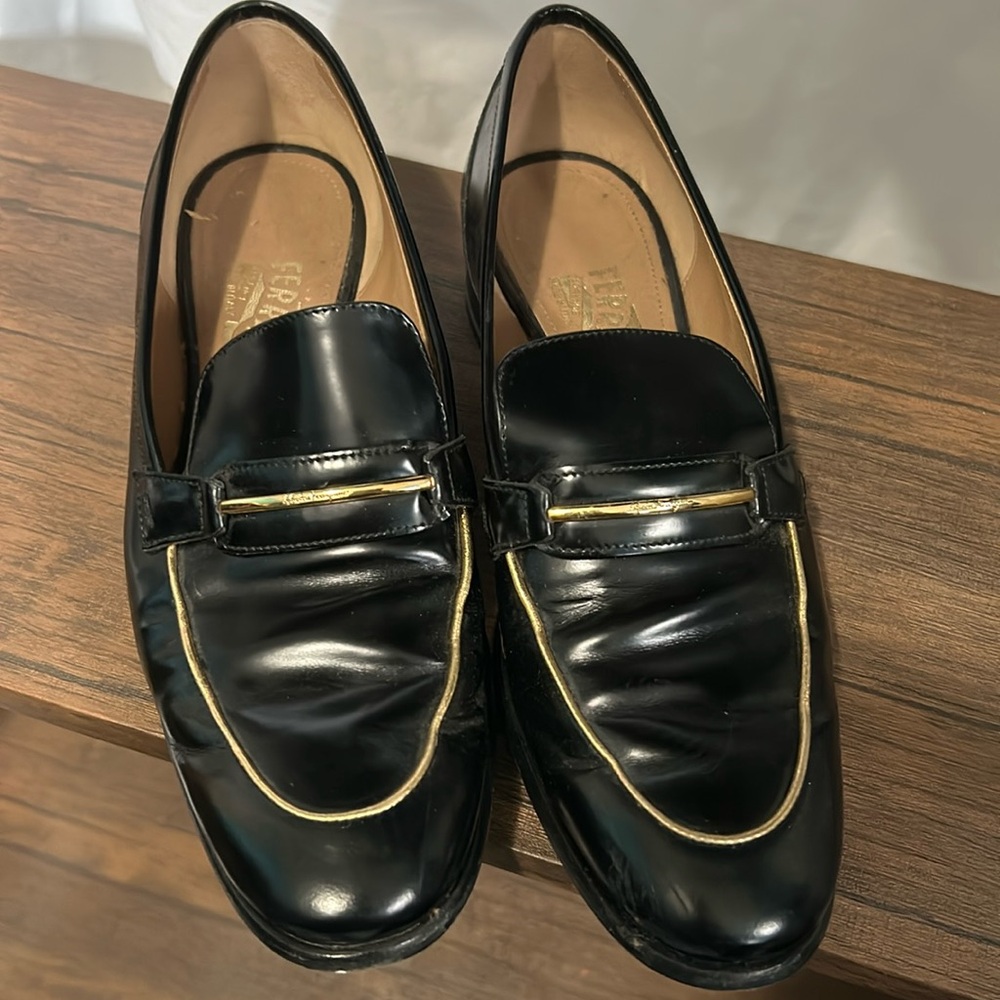Salvatore ferragamo reed loafer flats 7.5 B